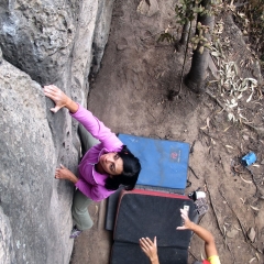 Bouldering in Sutatausa